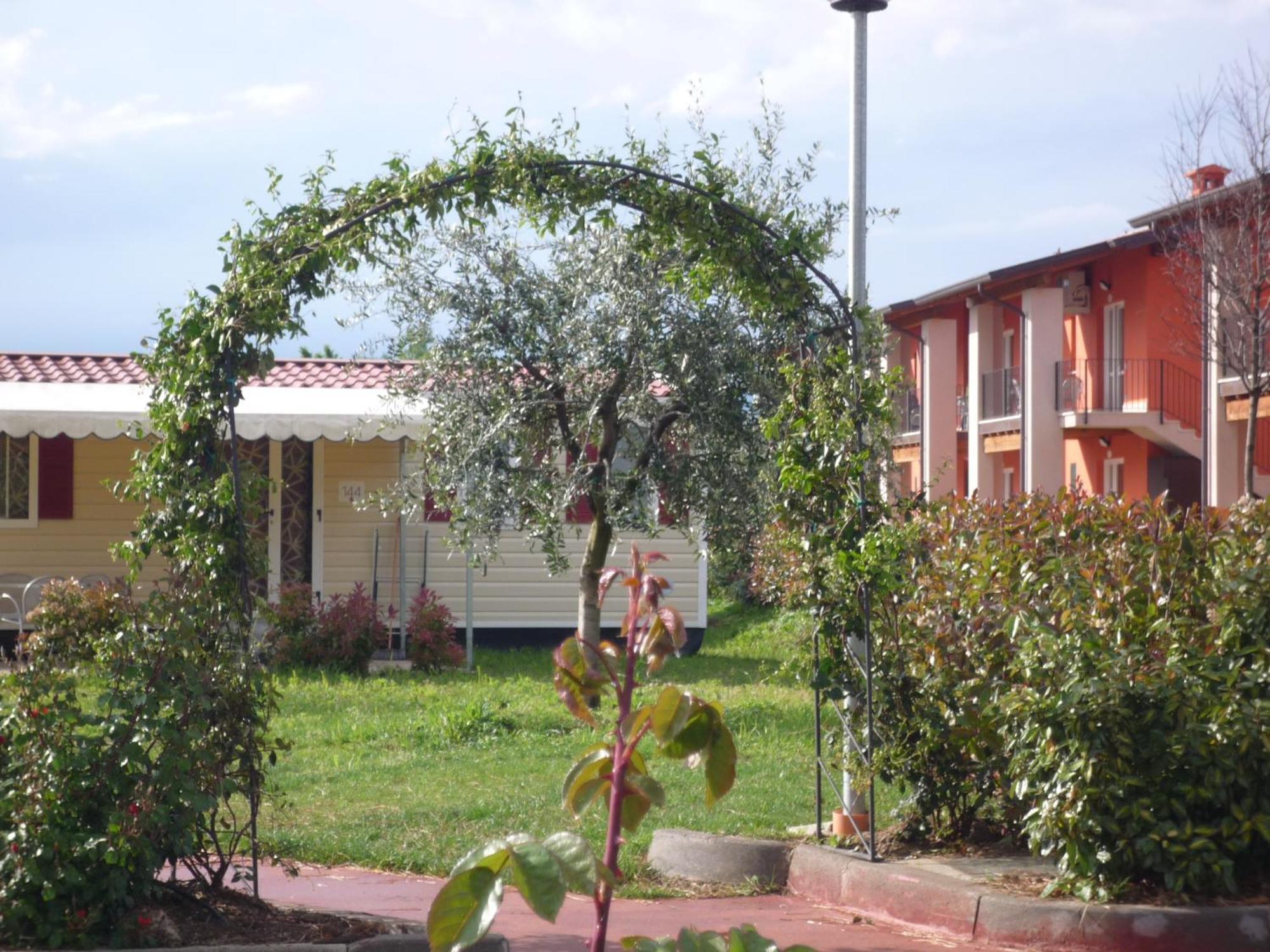 The Garda Village Sirmione Exterior photo